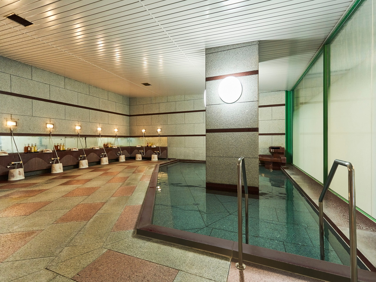 人工温泉大浴場