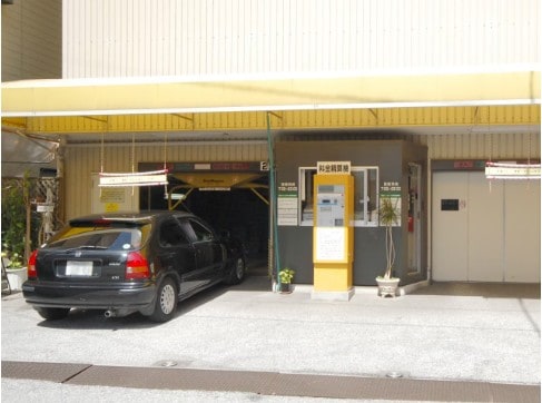 南側立体駐車場「アルファパーキング」