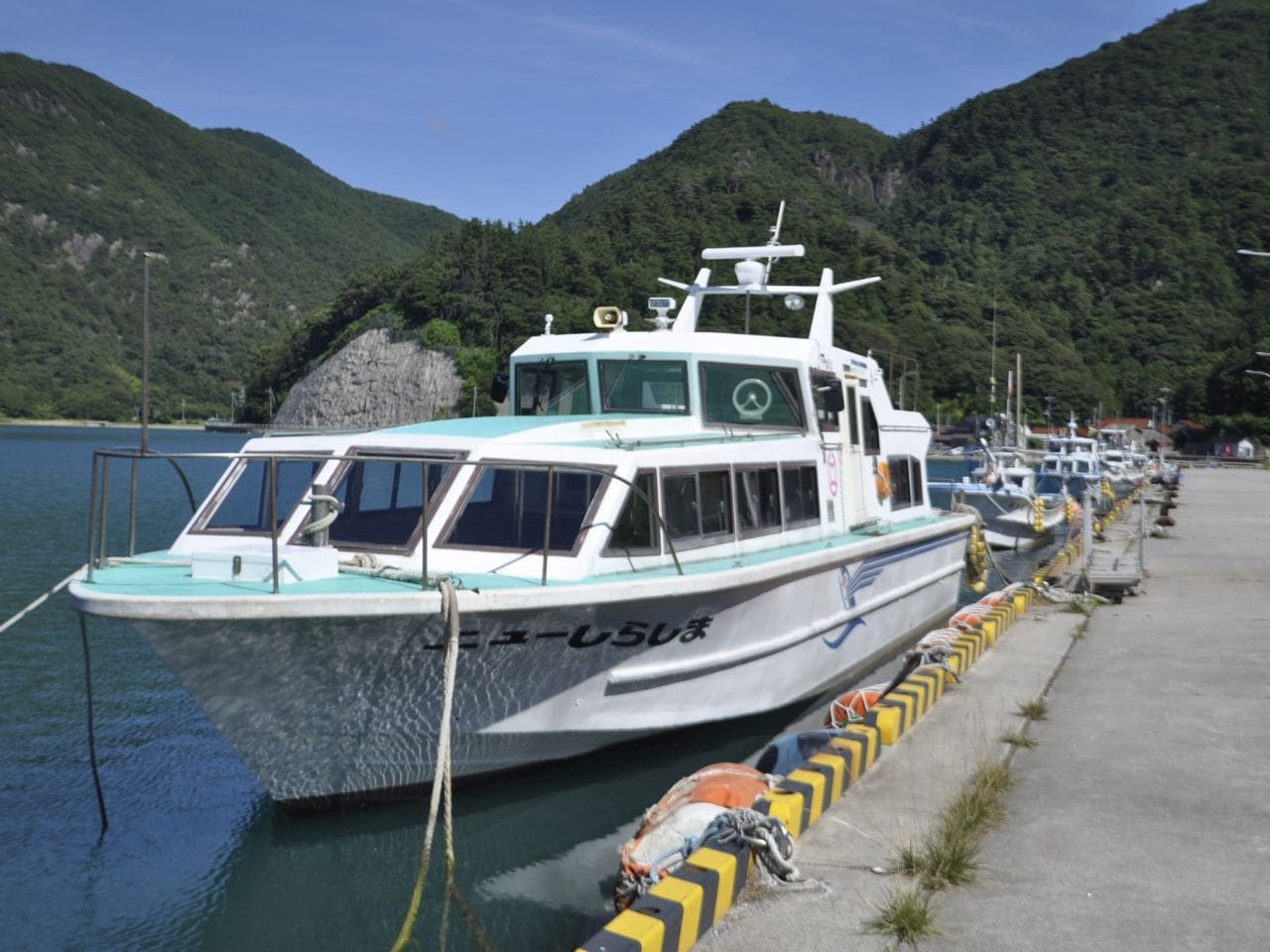 「ローソク島」遊覧に便利な立地