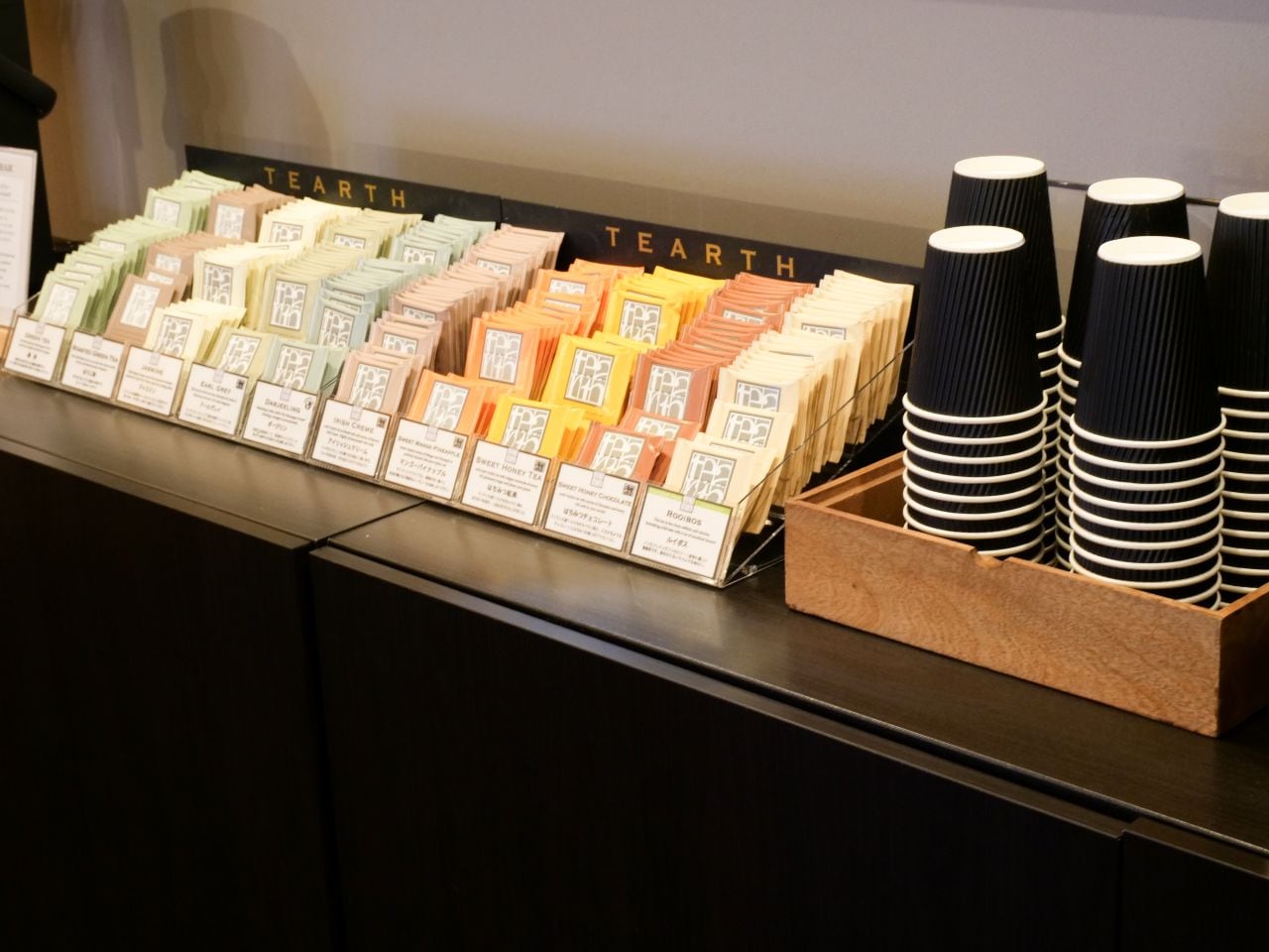 紅茶・お茶BAR：ご宿泊者様は無料でご利用いただけます。