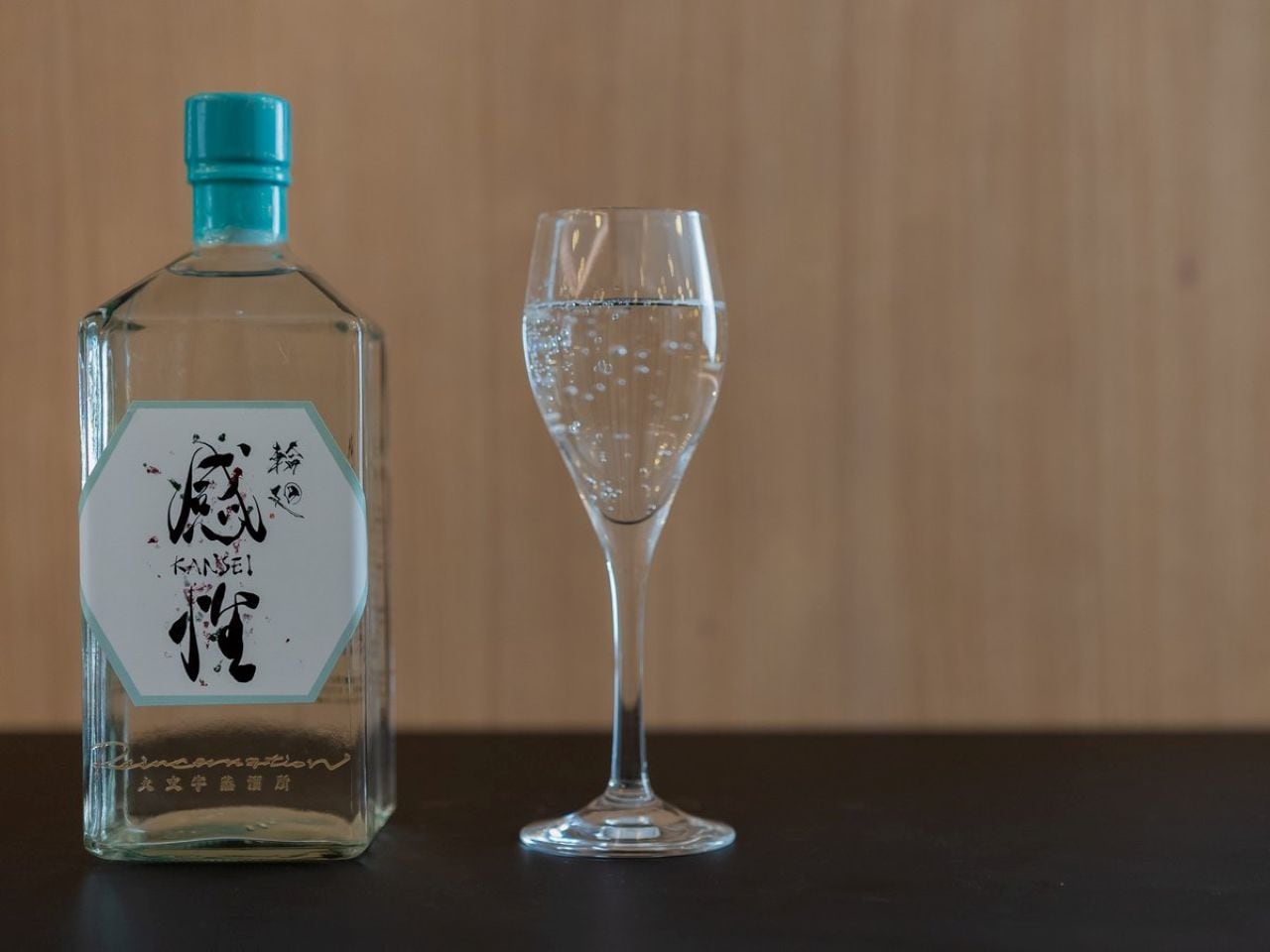 松井酒造株式会社とコラボしたオリジナルクラフトジン。数量限定での販売です。