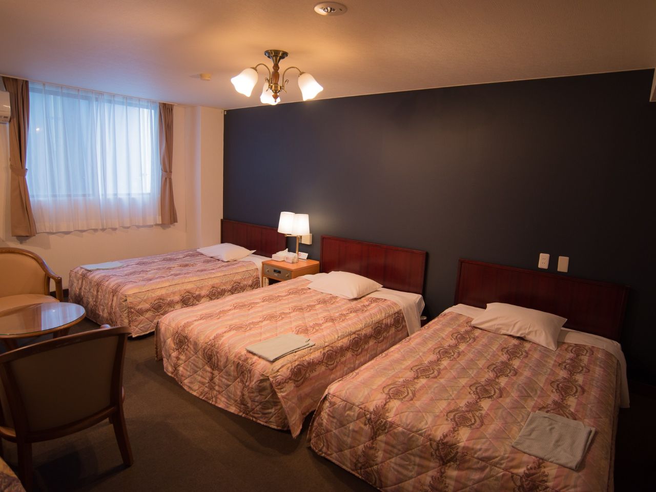 family room（常時ベッド５台設置）