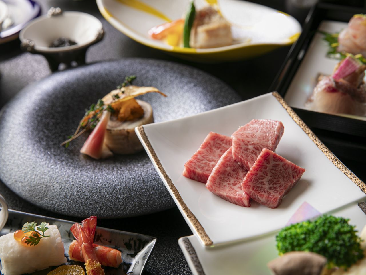 旬の味覚が楽しめる創作懐石料理