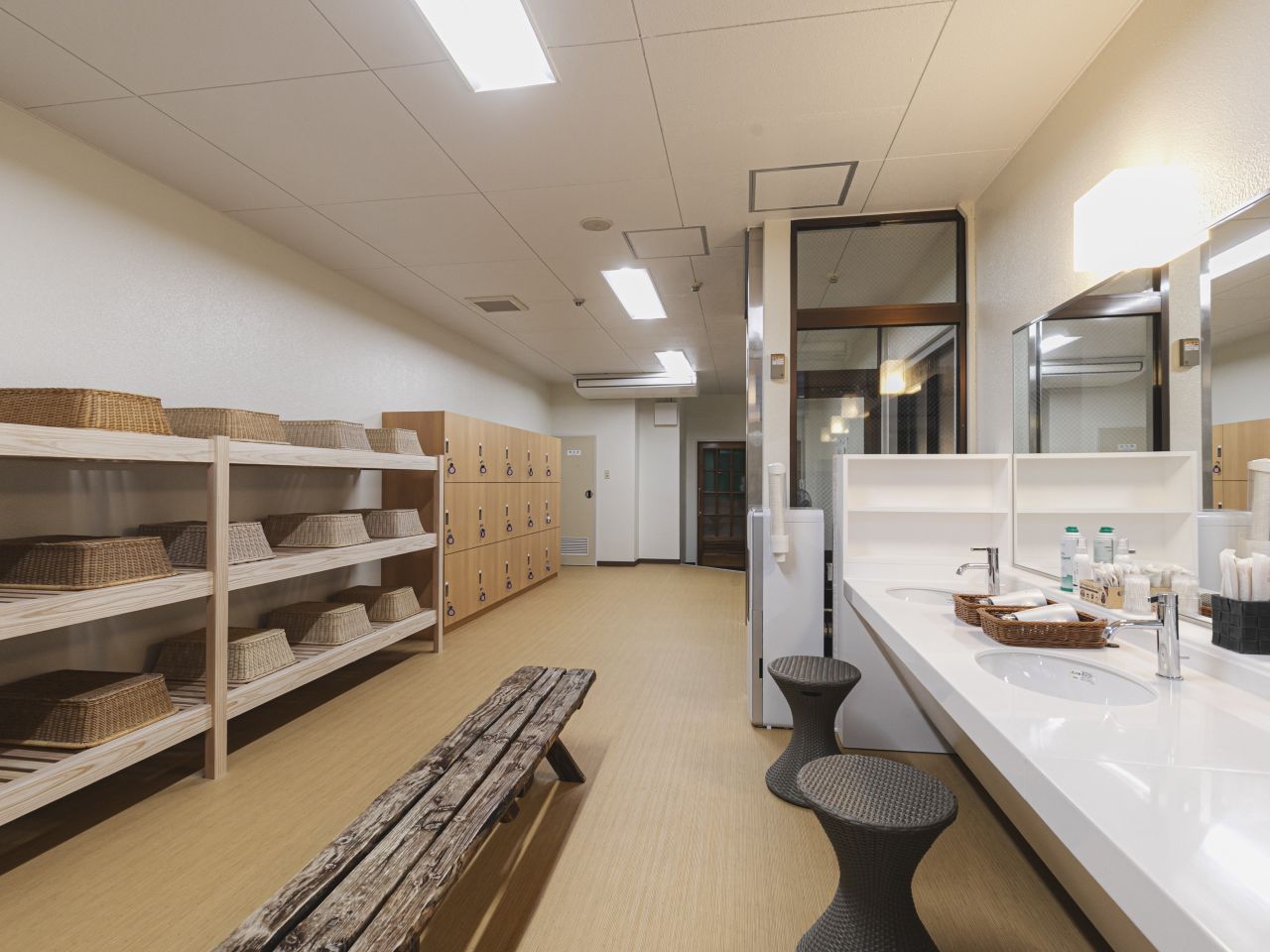 鍵付きロッカー完備。