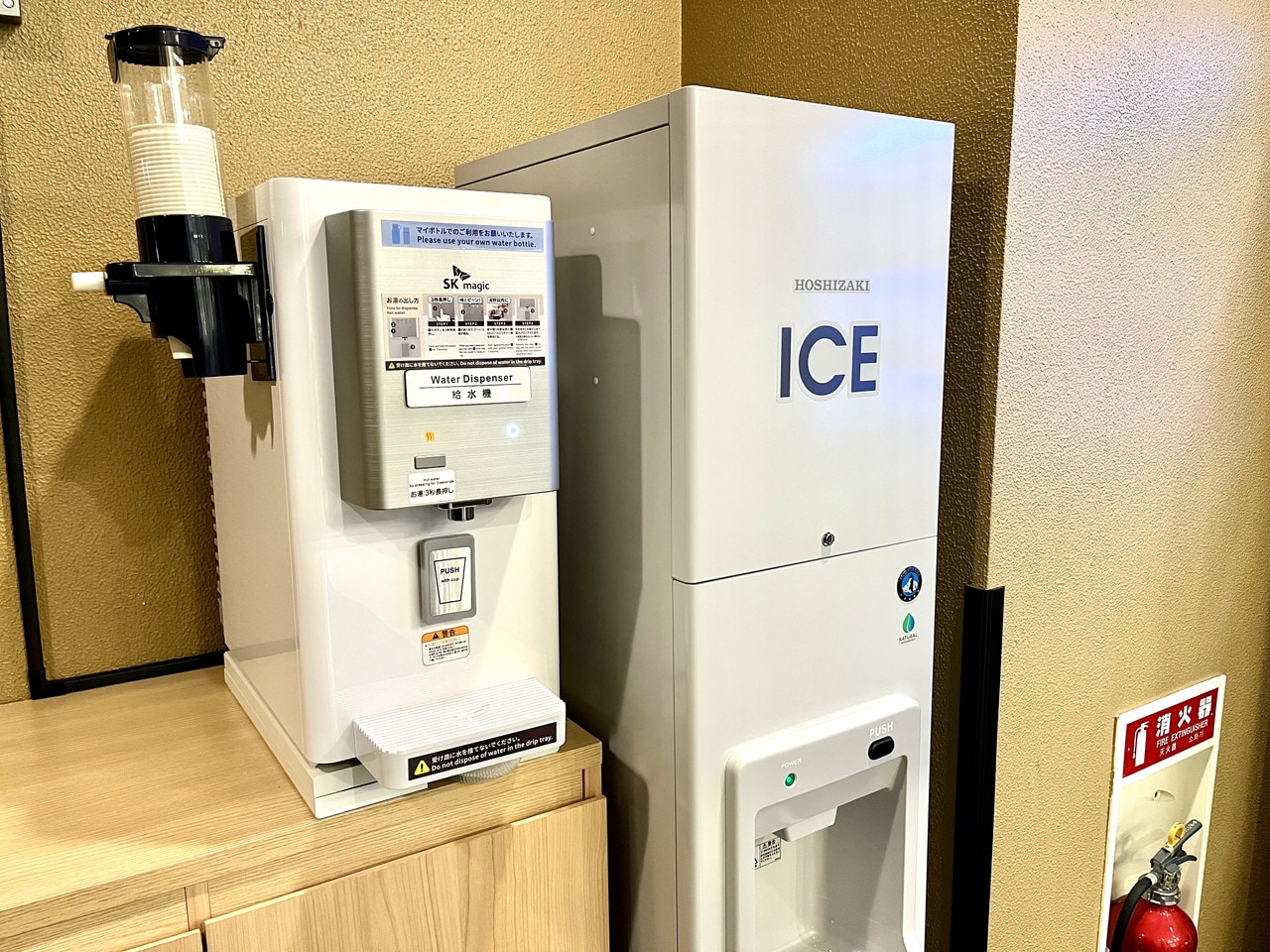 1階：製氷機・ウォーターサーバー