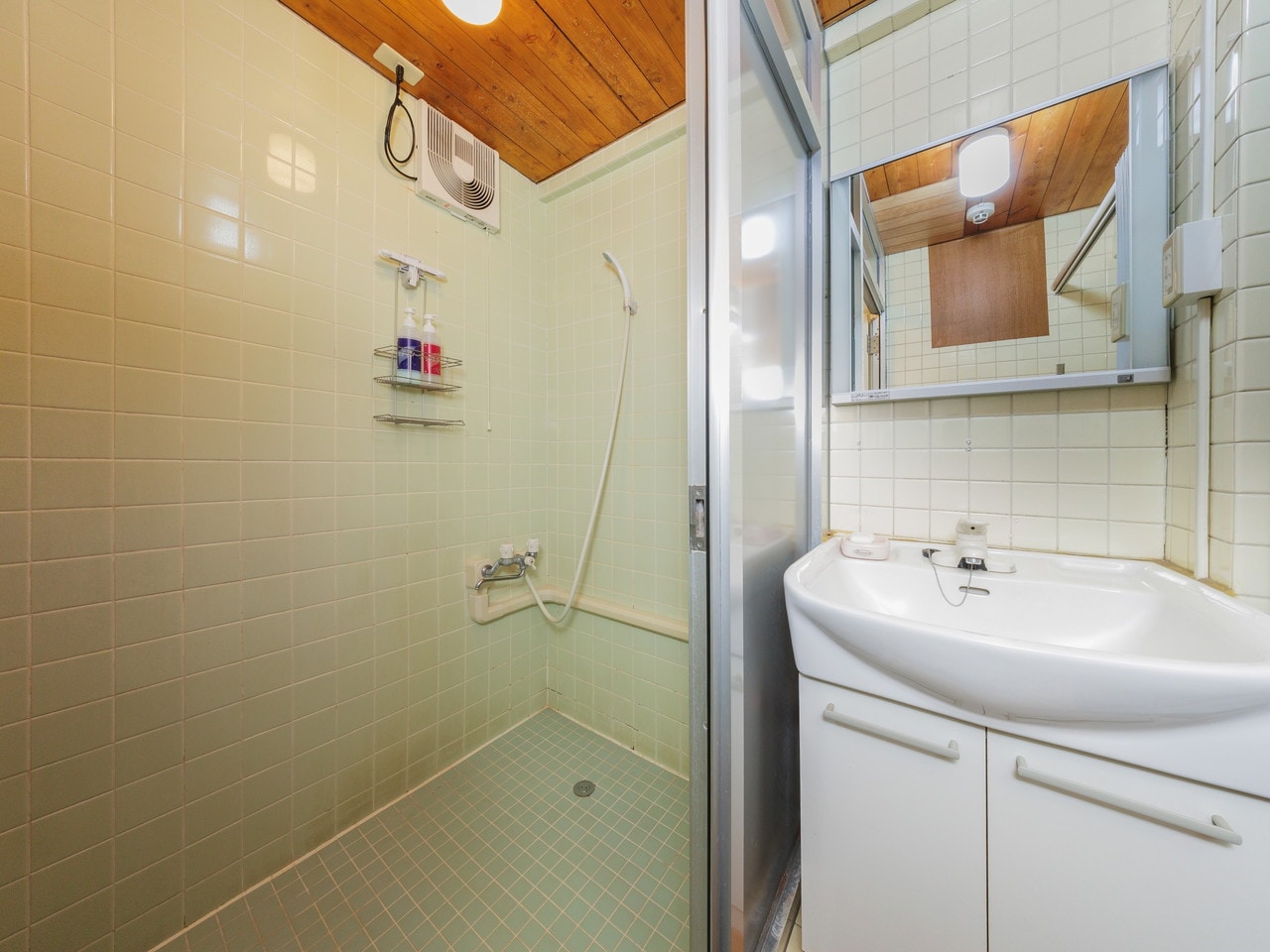 個室シャワールーム：予約制