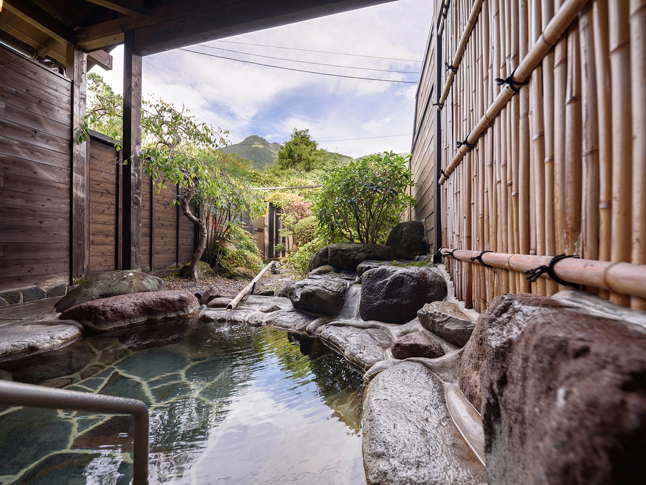半露天岩風呂