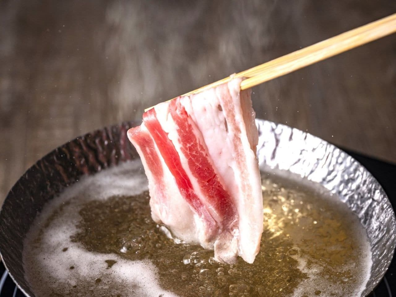 夕食一例（和歌山県ブランド 紀州うめぶたのしゃぶしゃぶ）