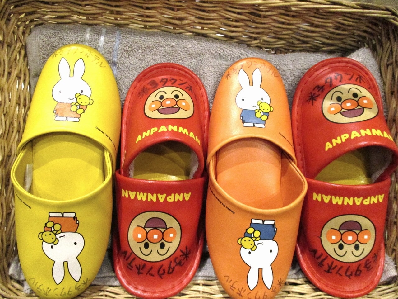 お子様用スリッパ　ご用意ございます。
