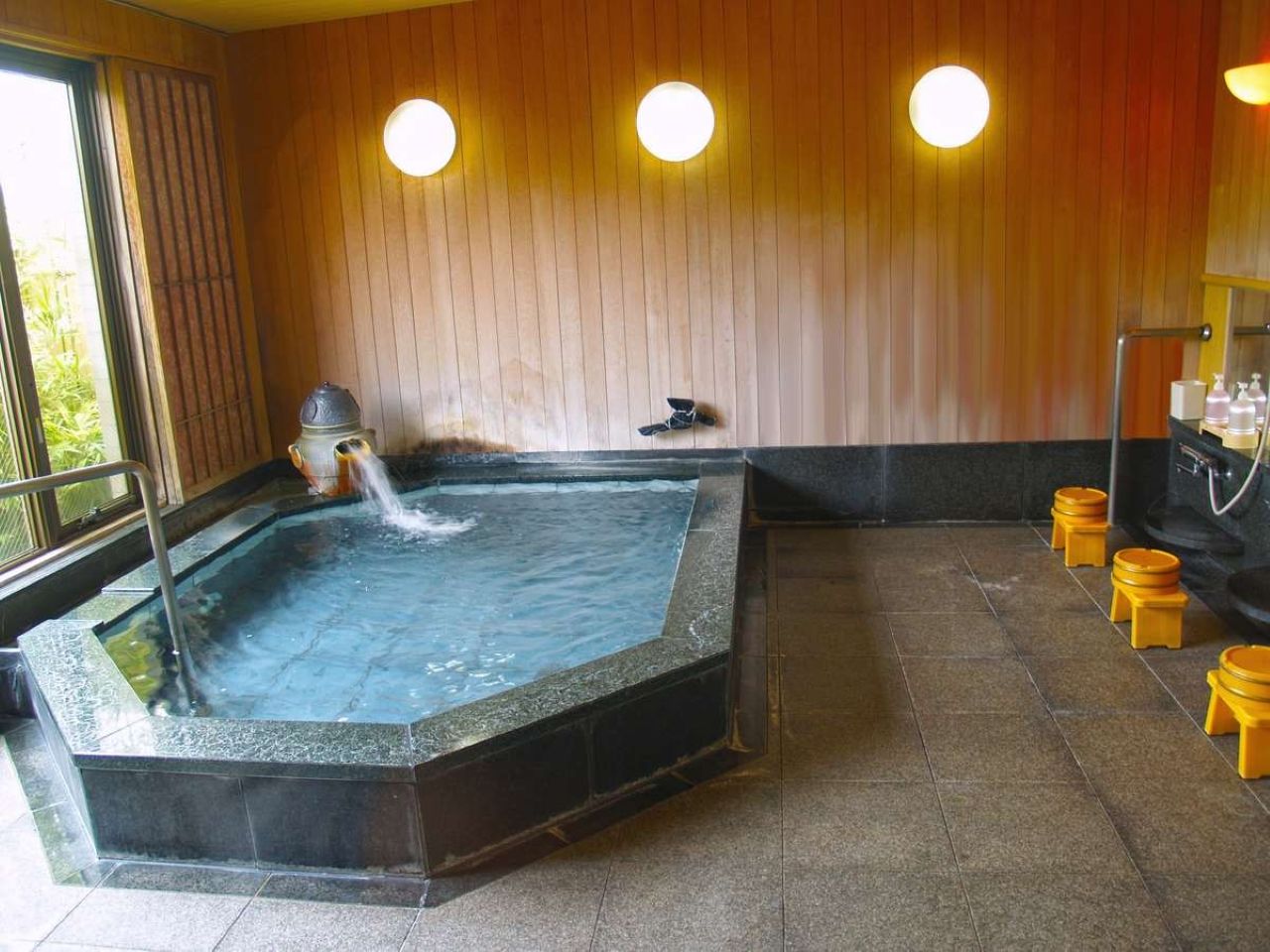 男性用大浴場「玉垣の湯」・貸切風呂「鈴の湯」「竹の湯」