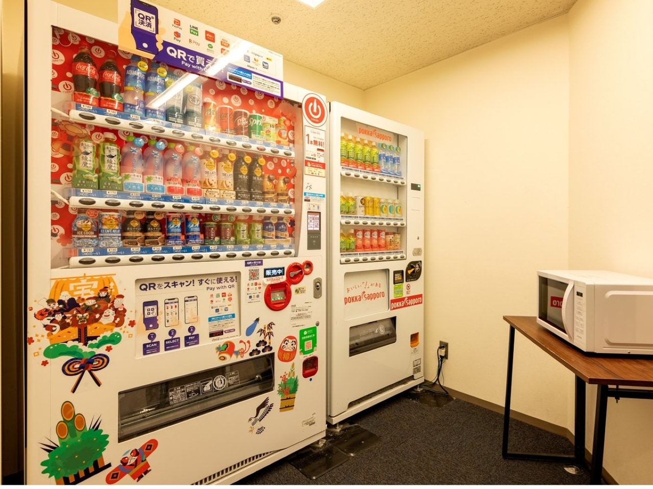 自動販売機、電子レンジ（1階）