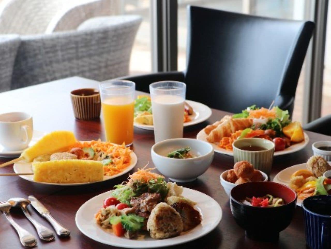 朝食