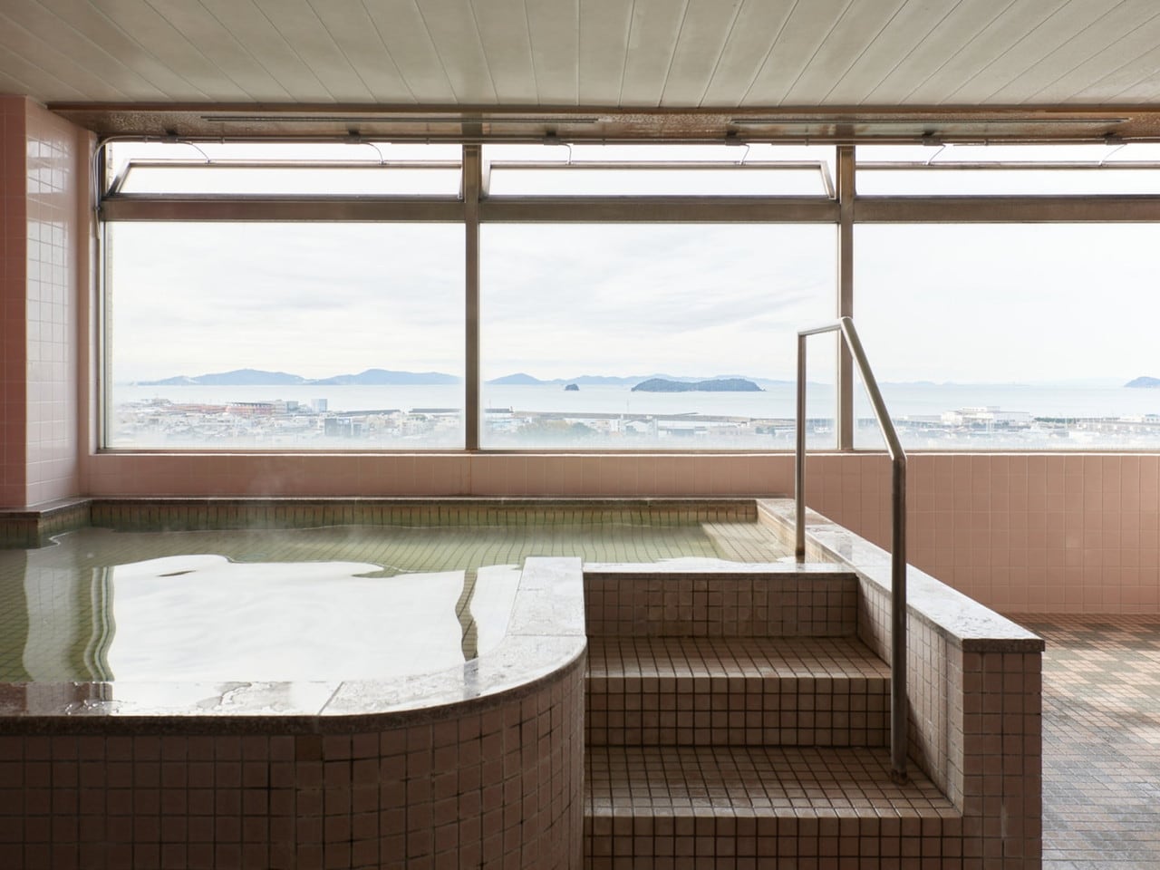8階　展望露天風呂（女性用）
