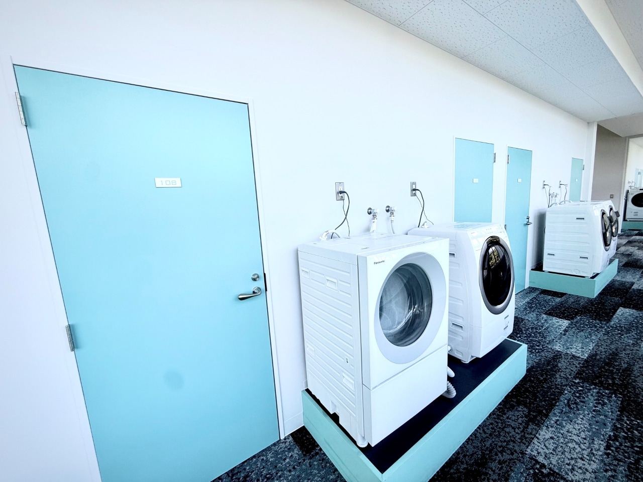 全部屋に専用の無料の洗濯乾燥機