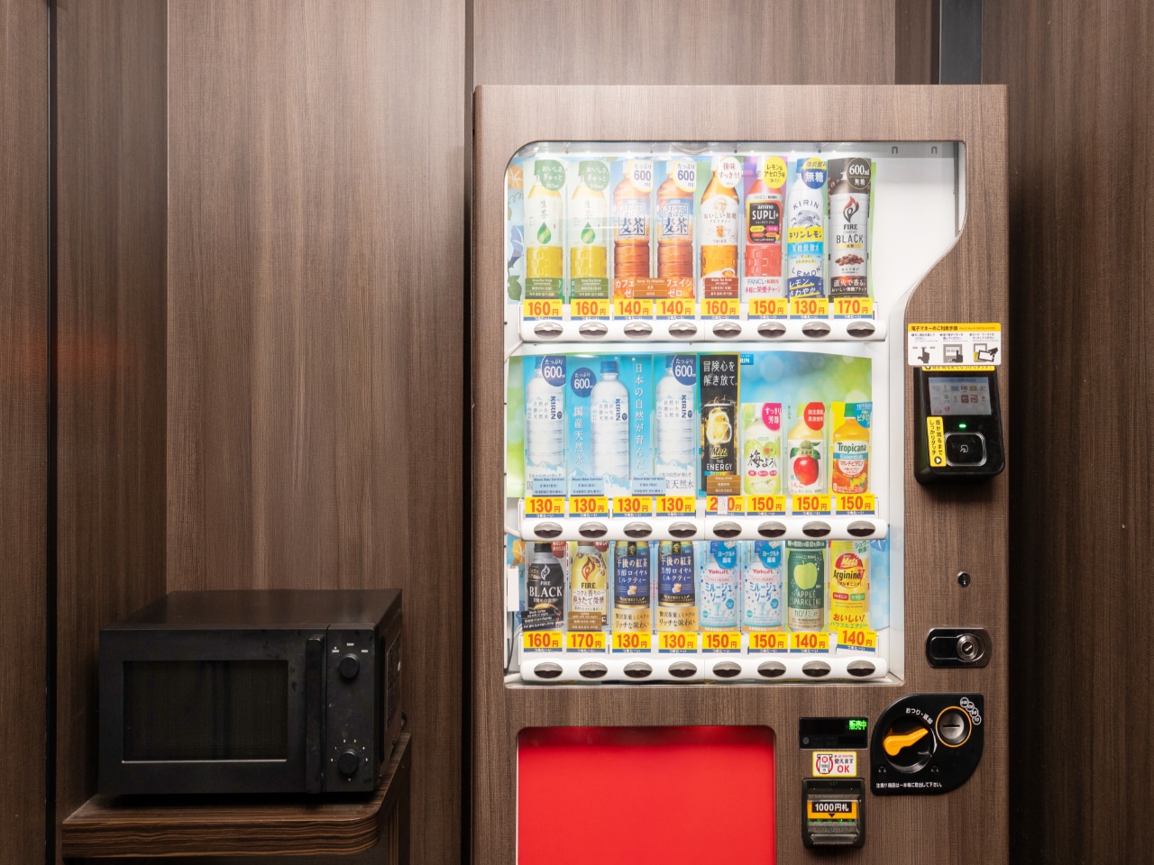 自動販売機・電子レンジ1階：