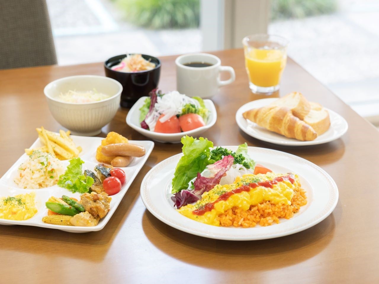 ごはん派のお客様にはうれしい、日替わりライスやおかゆをご用意