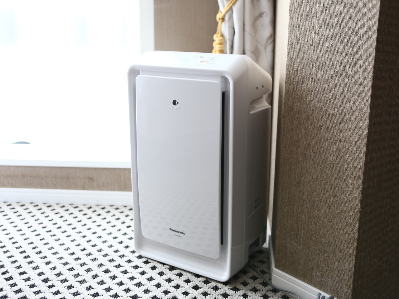 全てのお部屋に加湿機能付き空気清浄機をご用意しております