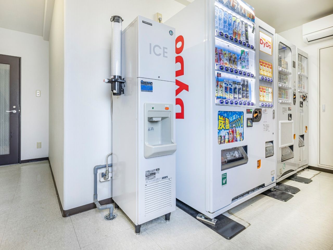 4F自販機室に製氷機がございます。