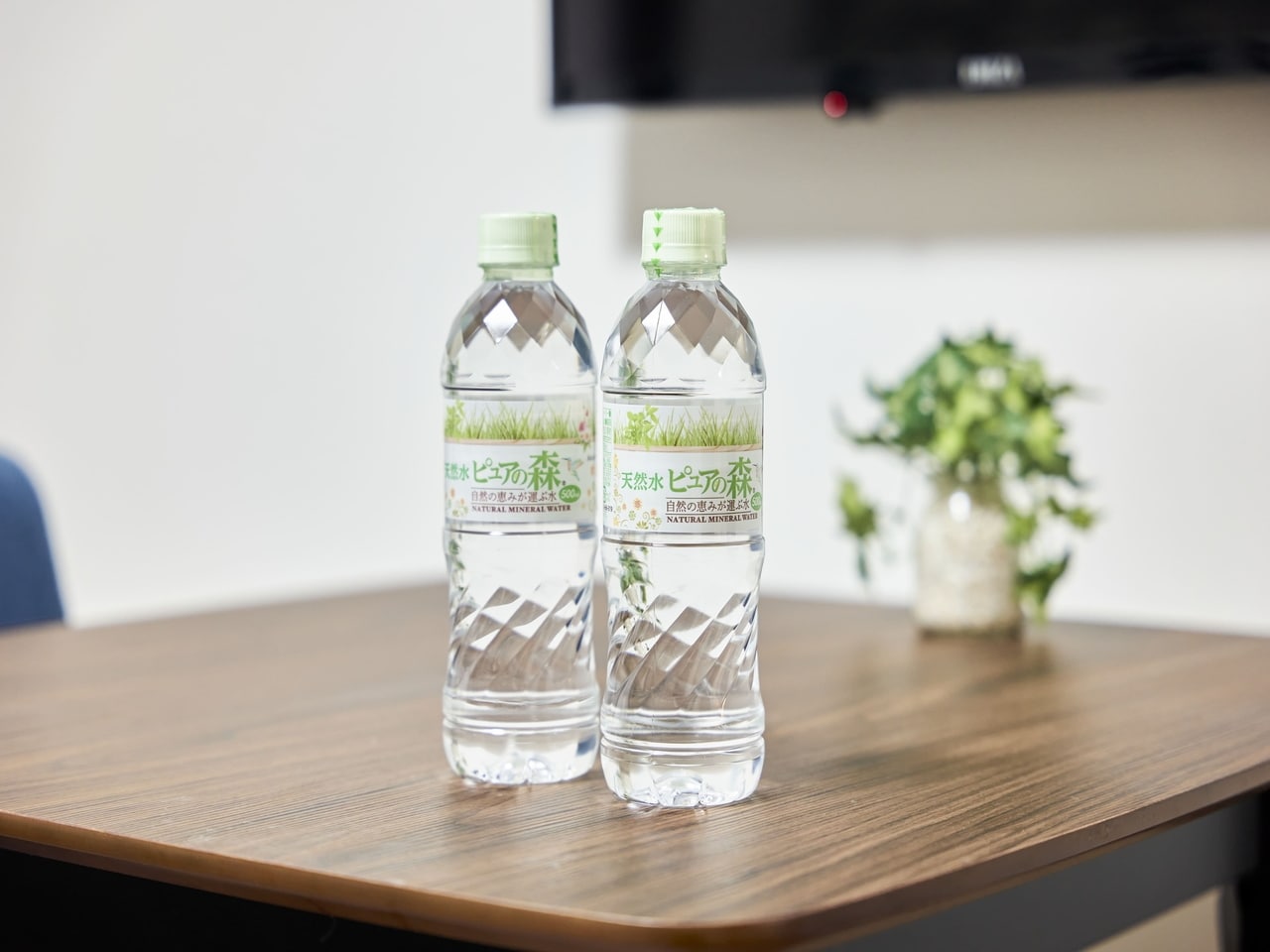 客室にお水をご用意