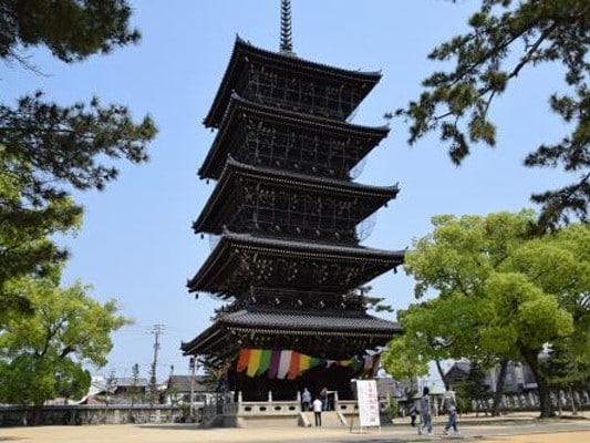 善通寺総本山までは徒歩7分