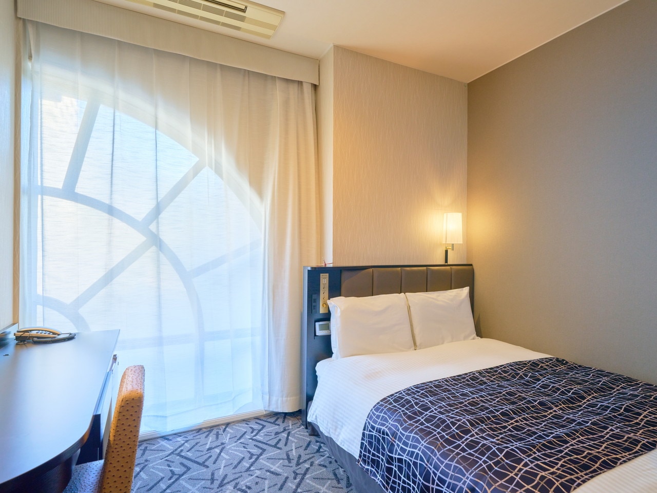 客室2階ダブル（禁煙）