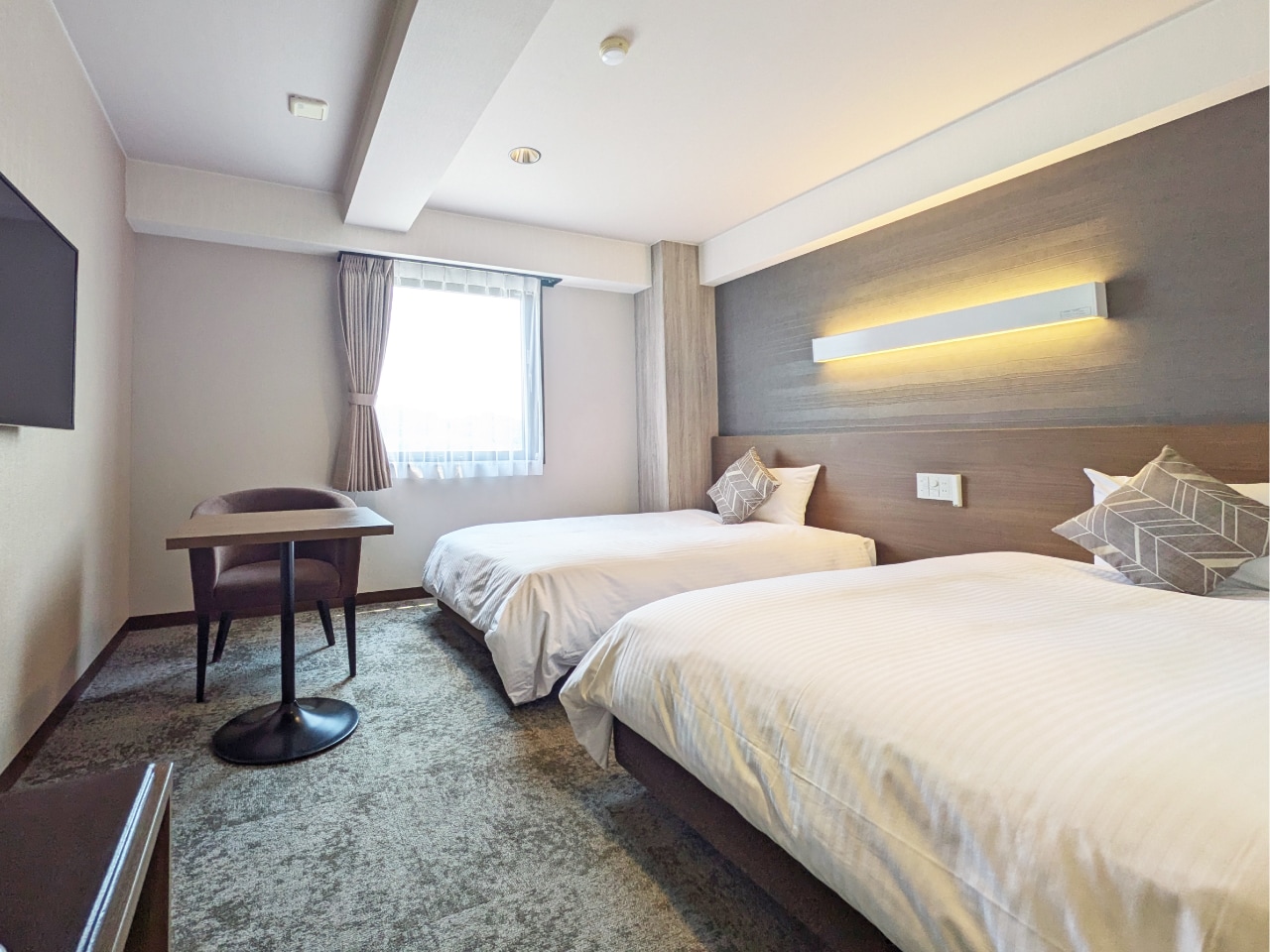 コンフォートツイン（広さ21㎡／120cm幅セミダブルベッド）