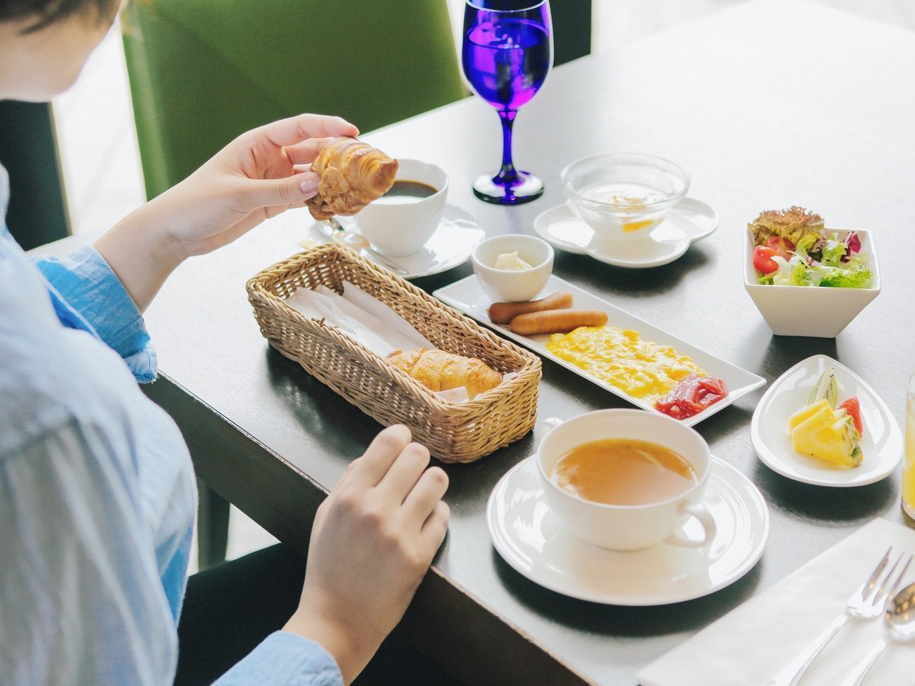 朝食