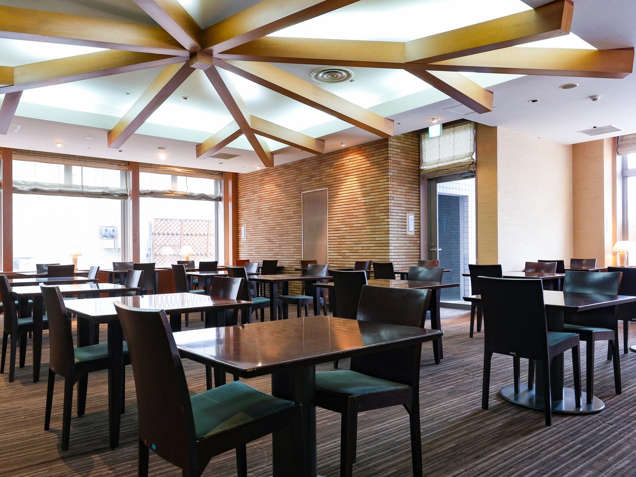 TKP Dining Cafe　店内