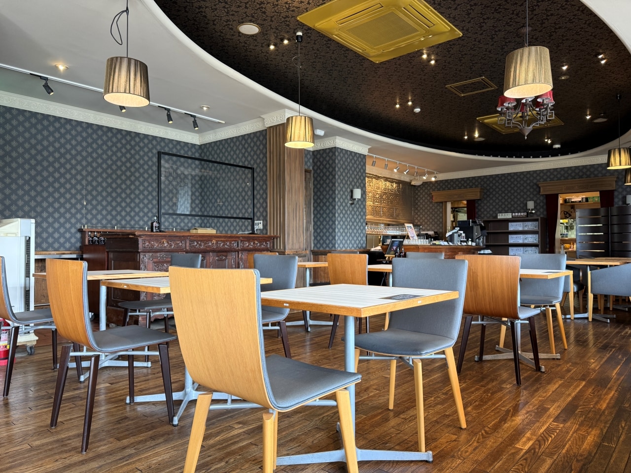 レストラン 店内