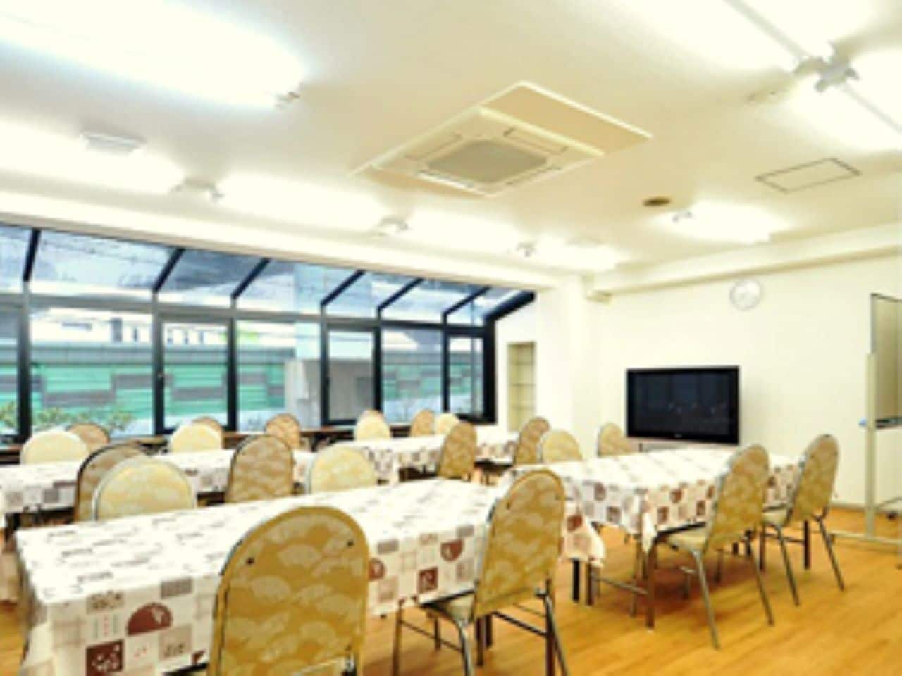 多目的室の貸切利用ができます。