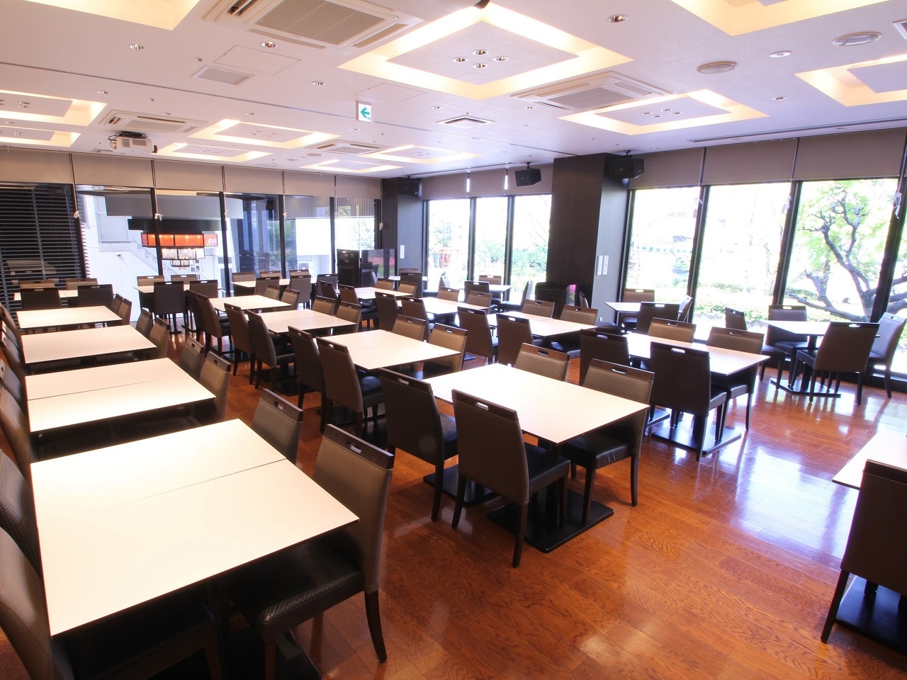 レストラン店内