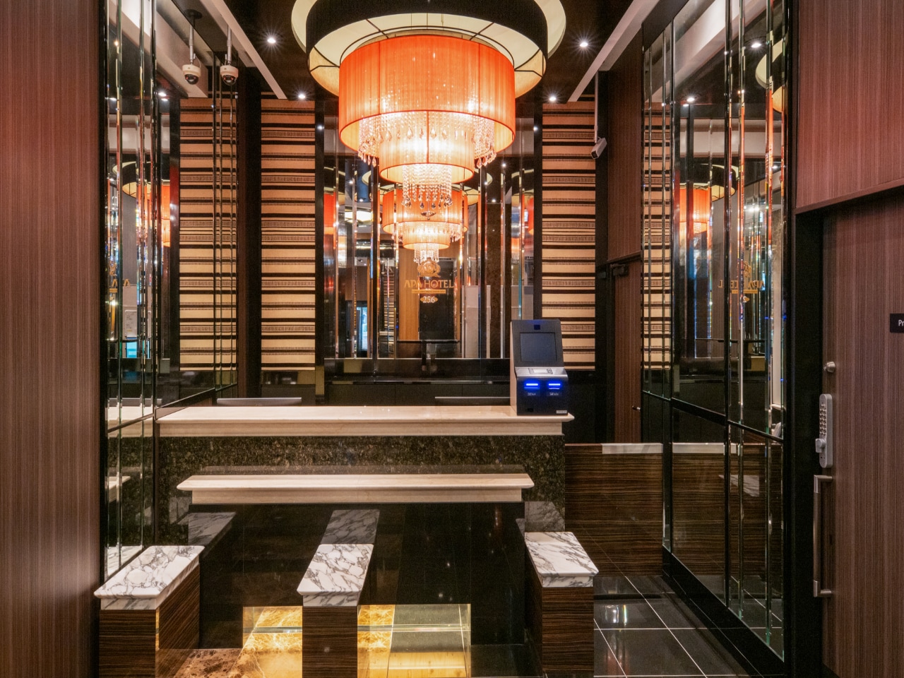 フロントカウンター