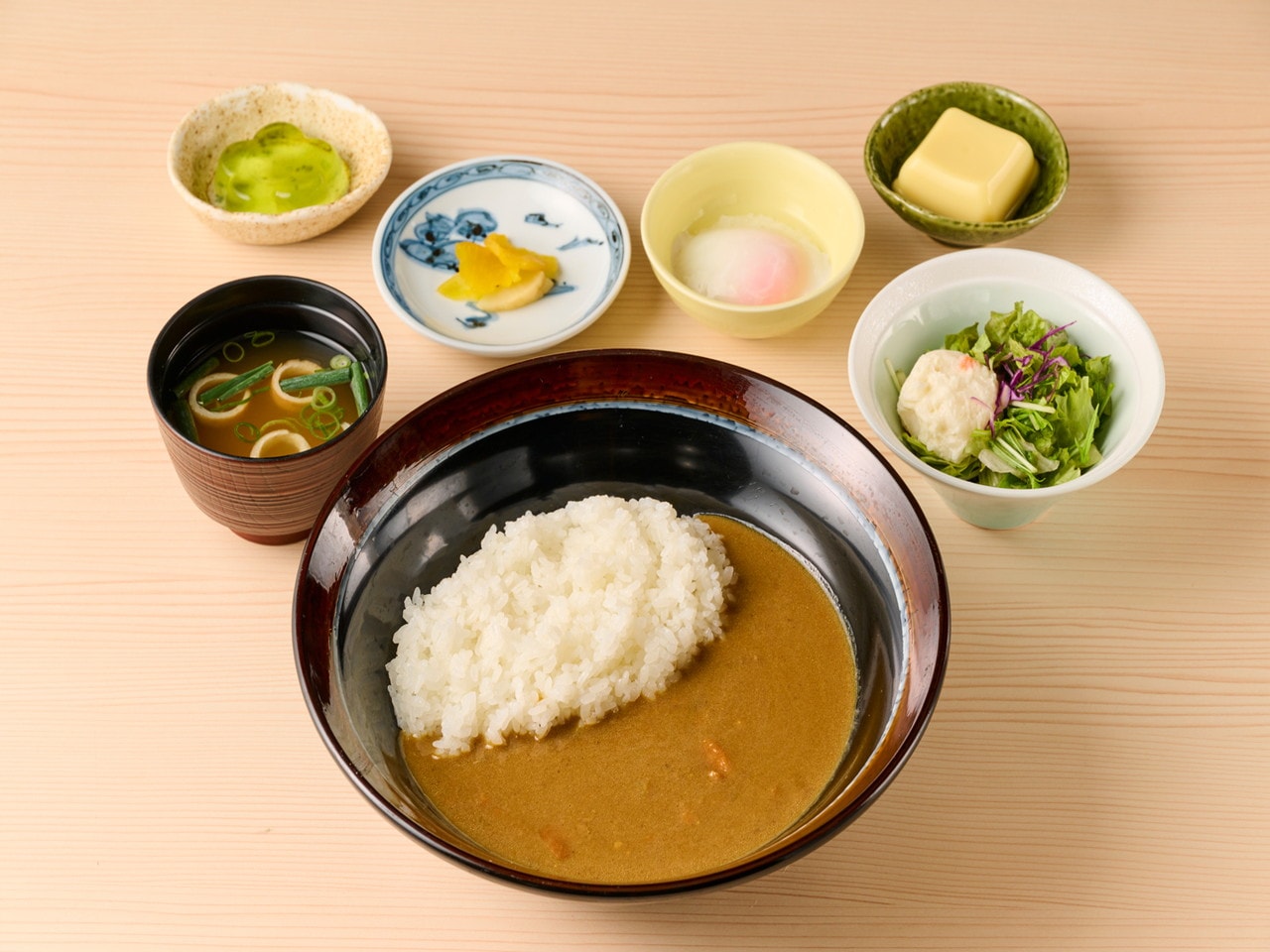 胡麻だれクリーミーカレーライス定食