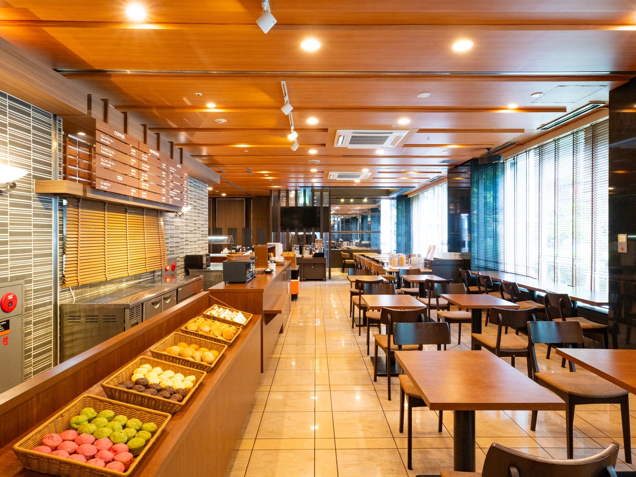 朝食会場アパホテル〈名古屋栄〉1階「三河珈琲店」店内