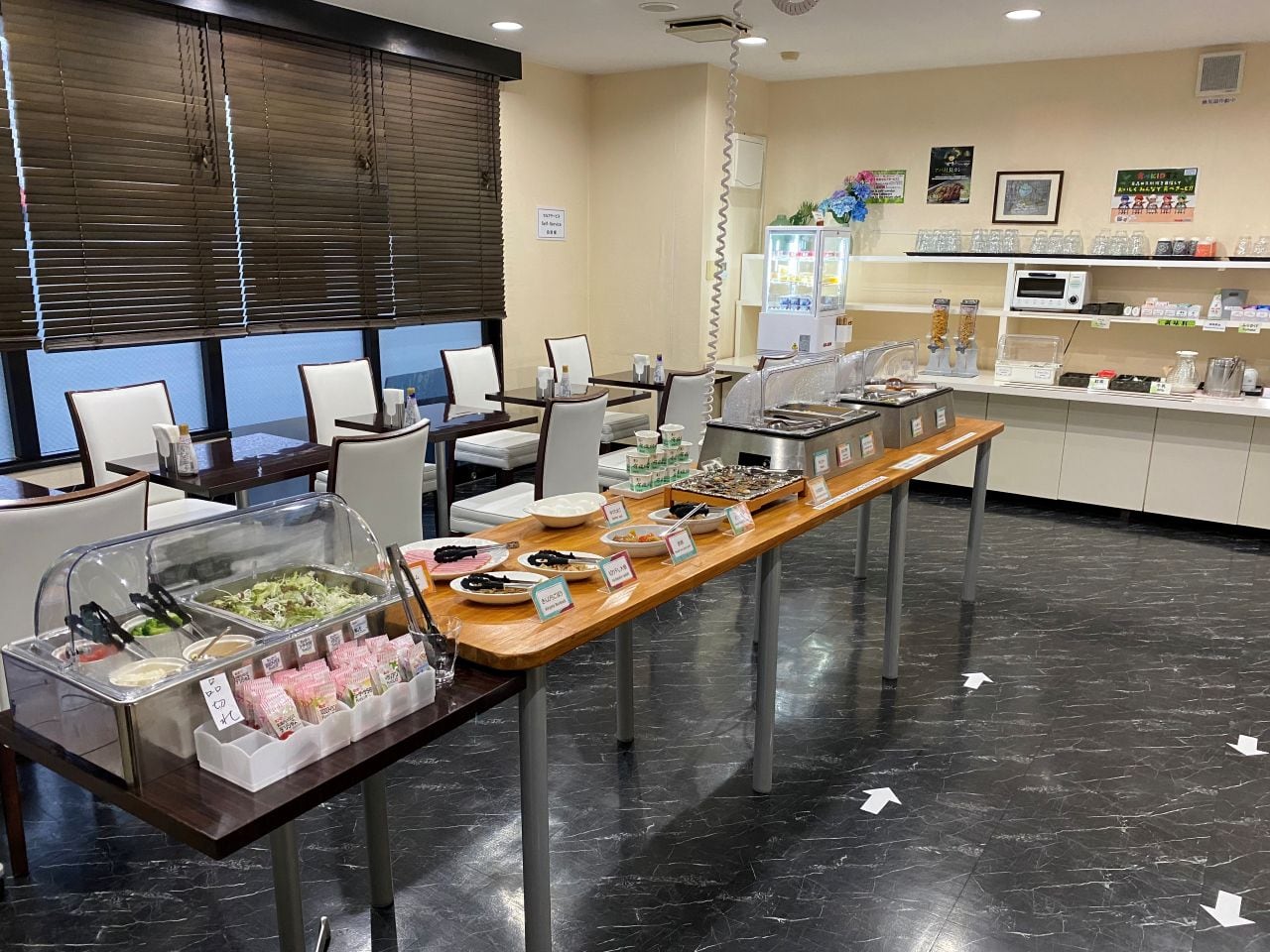 和食と洋食のビュッフェ