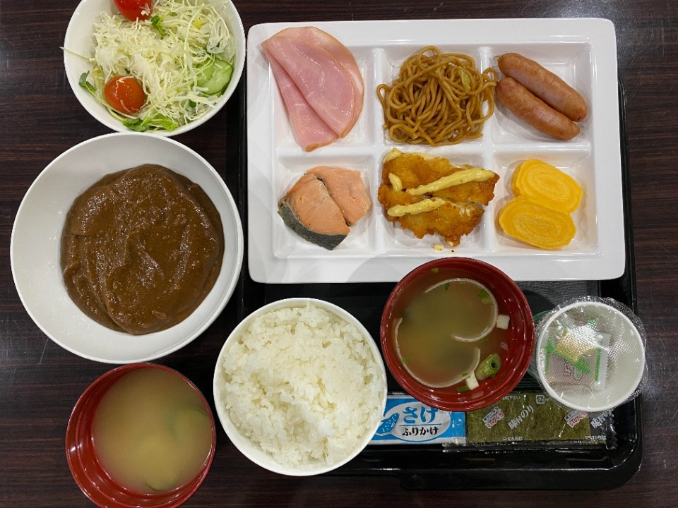 和食と洋食のビュッフェ