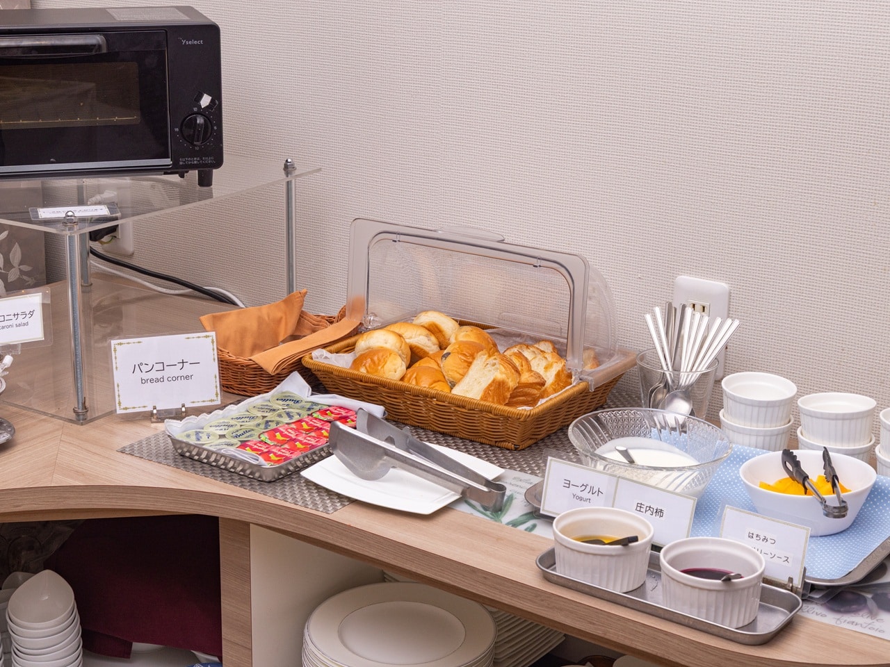 朝食ビュッフェ　パンコーナー