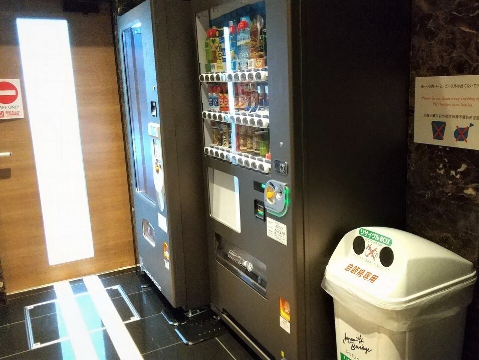 自動販売機（ソフトドリンク）
