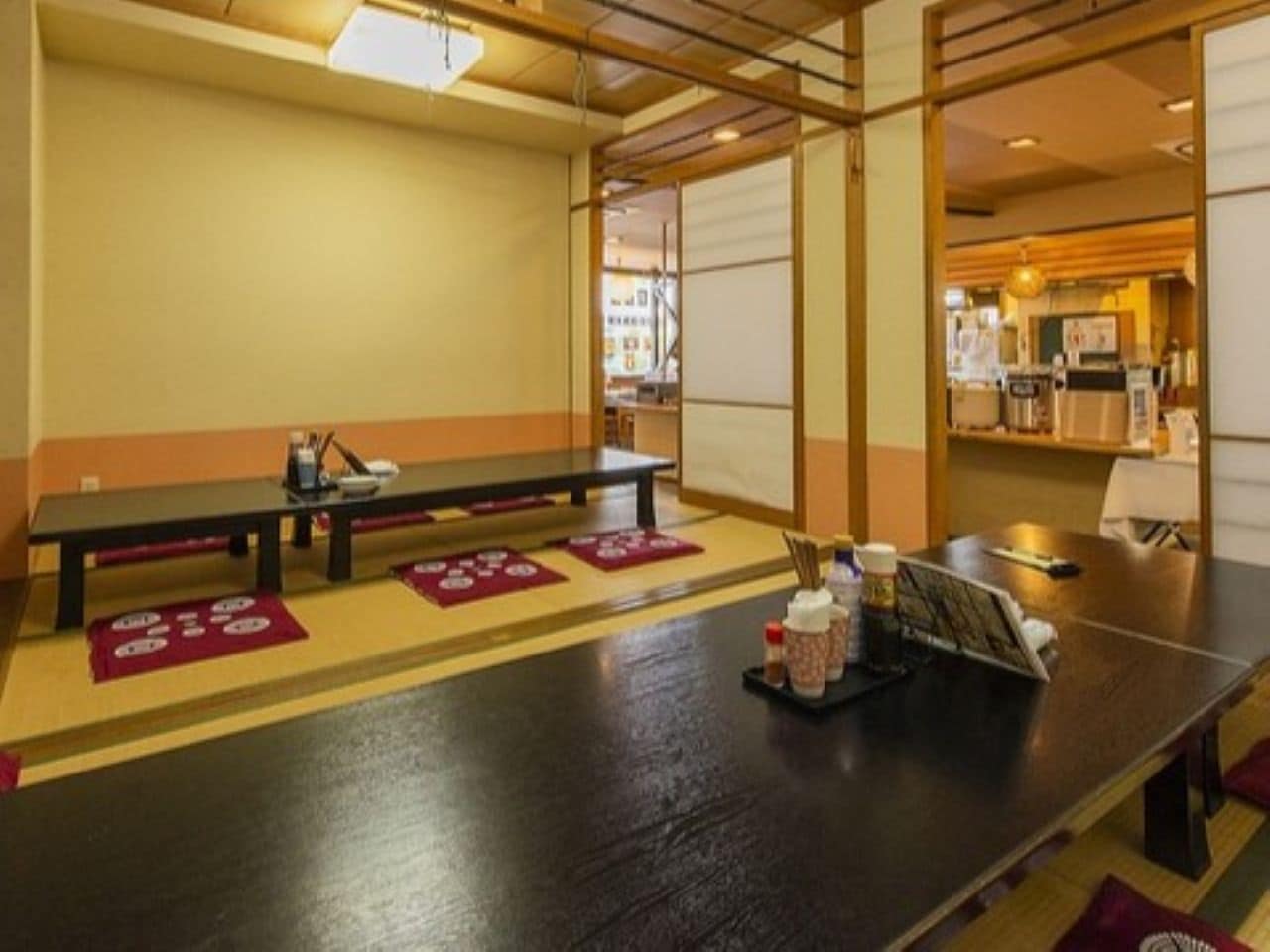 居酒屋　和　店内