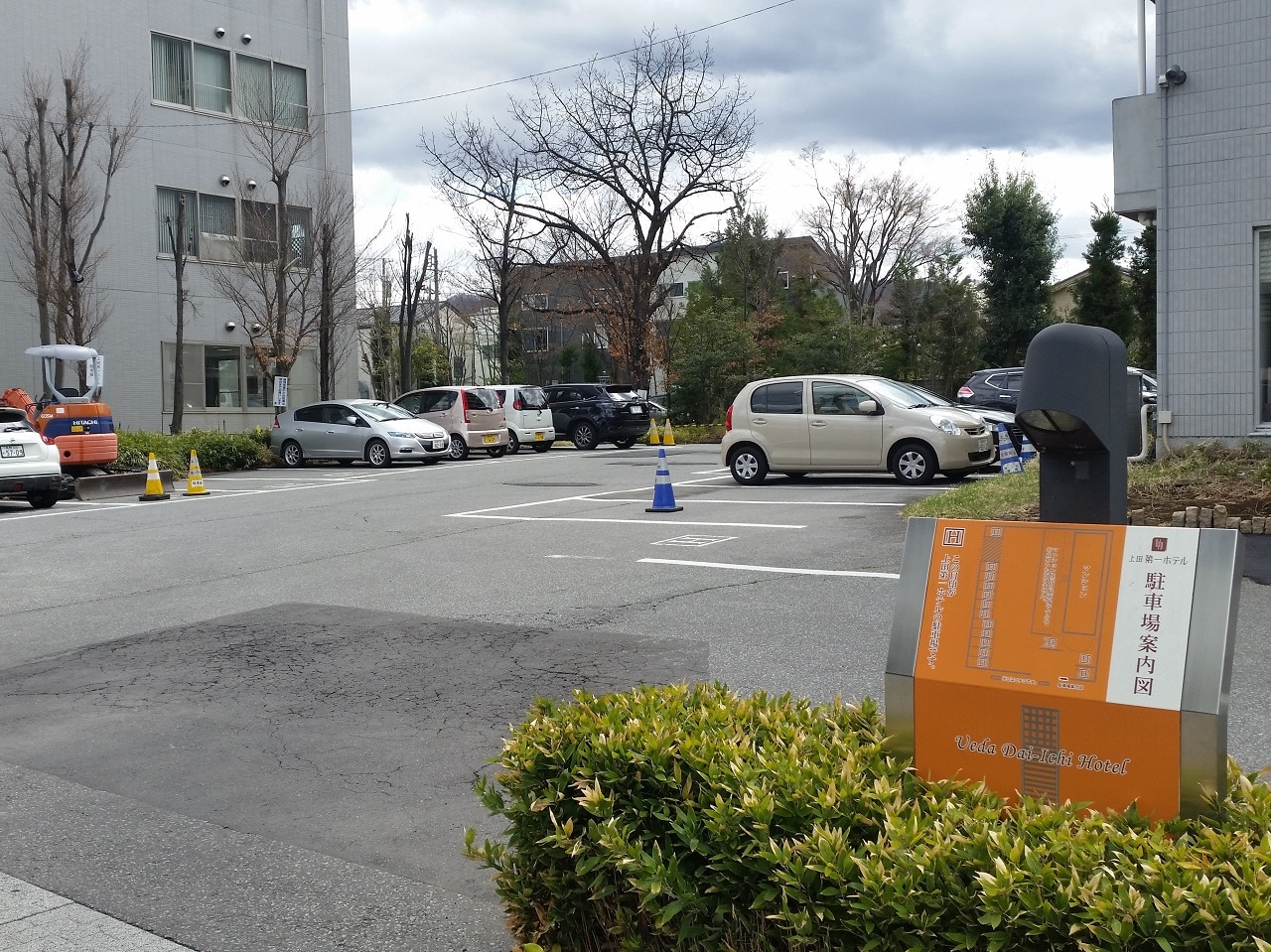 【駐車場】
