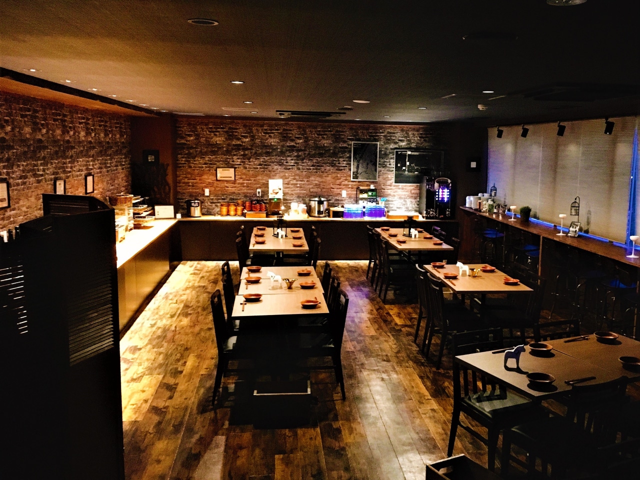 ダイニング四季彩 店内