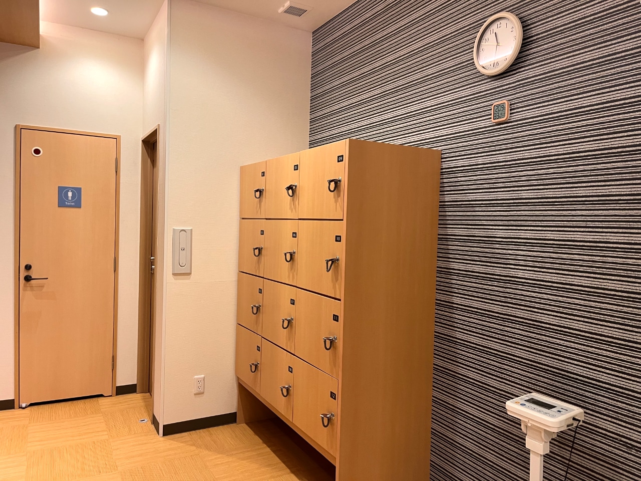 脱衣場（男湯ロッカー）