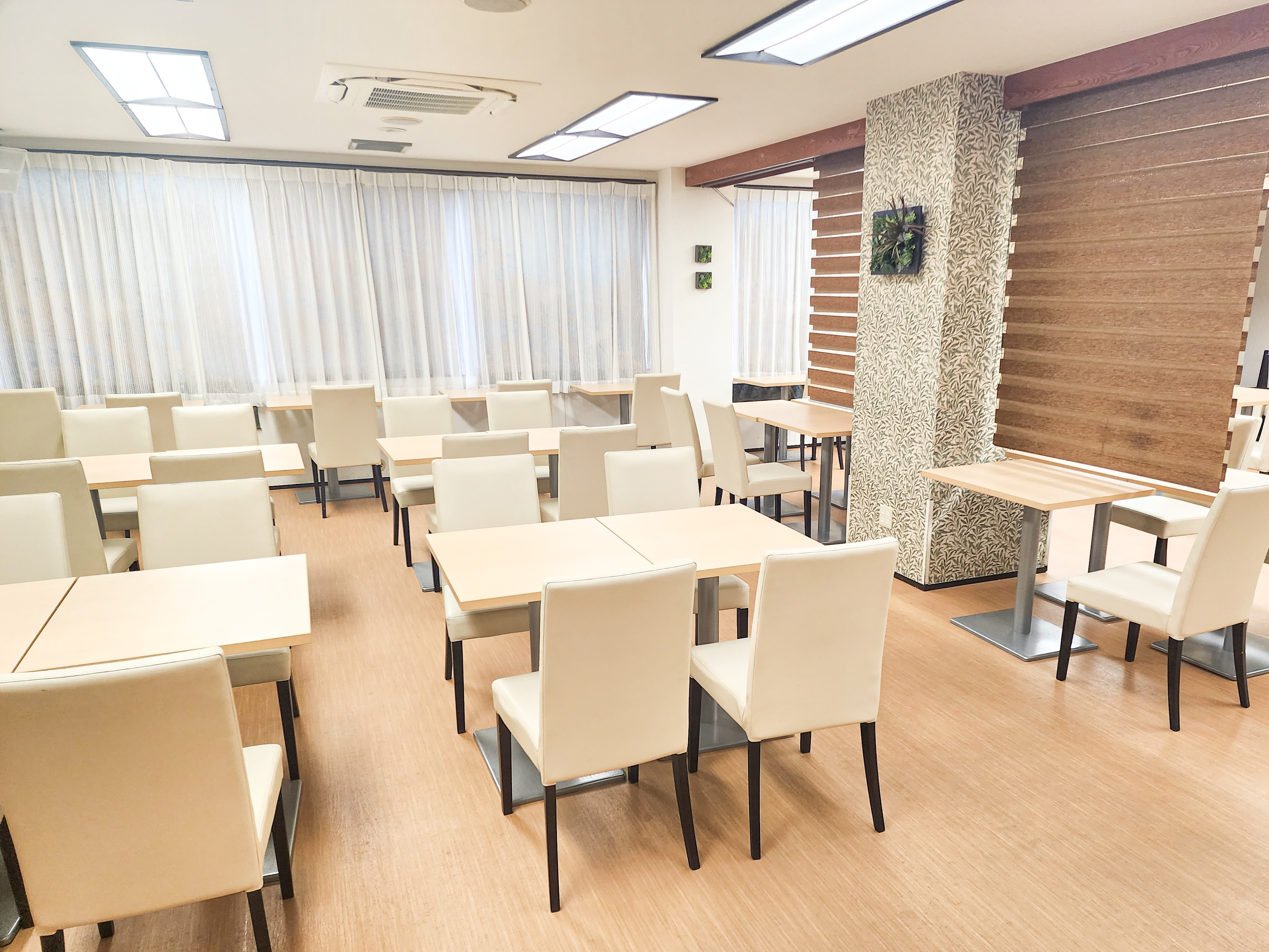 6時30分オープン / 9時クローズ(最終入店8時30分)