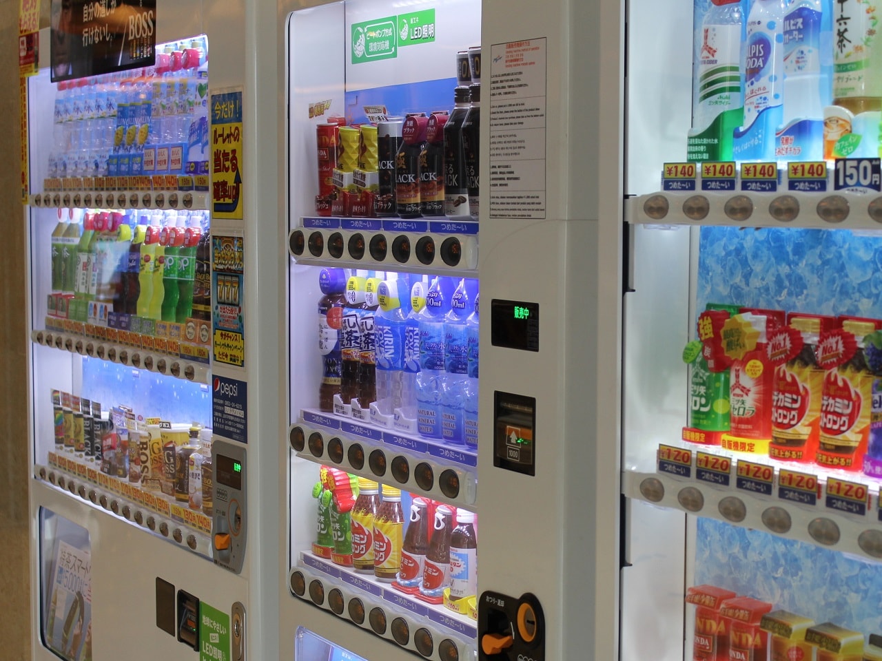 自動販売機　１階ロビー・４階・８階