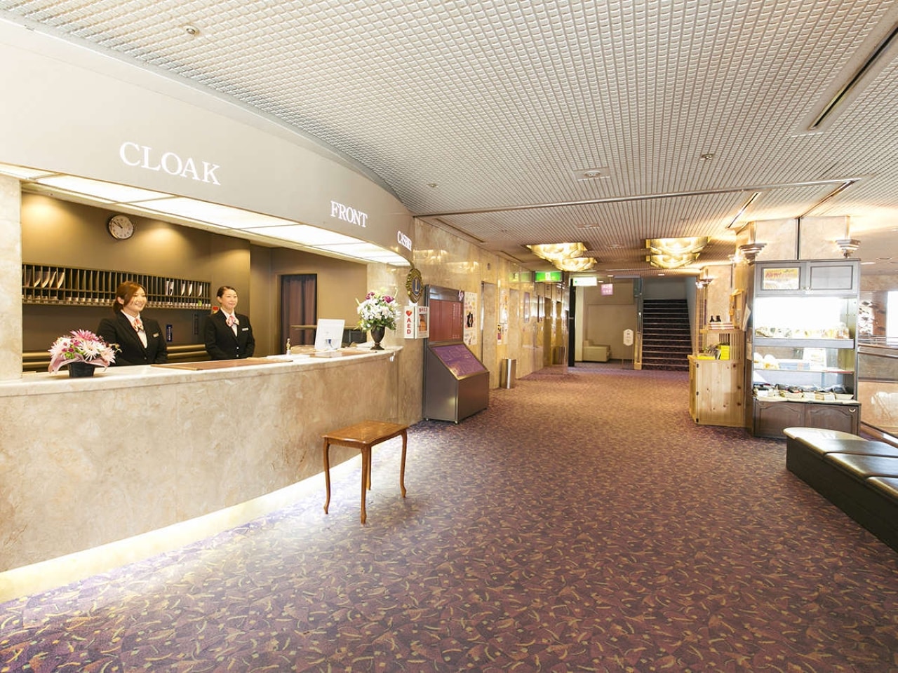 フロント　お気軽にお声かけくださいませ。