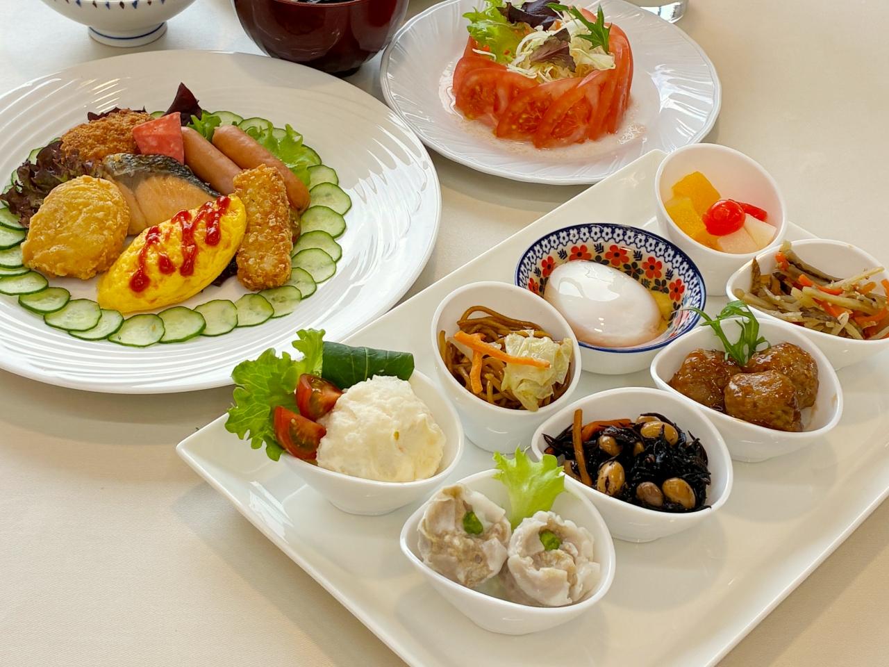 ご飯派もパン派も満足の品揃えをご用意しております。