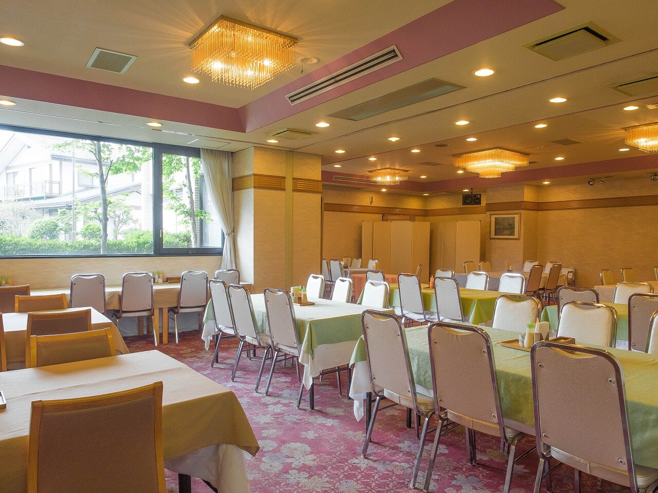 朝食会場