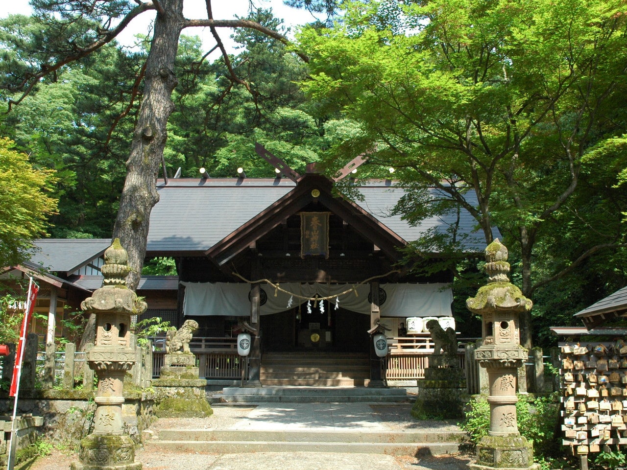 春日山神社　（車で約50分）画像