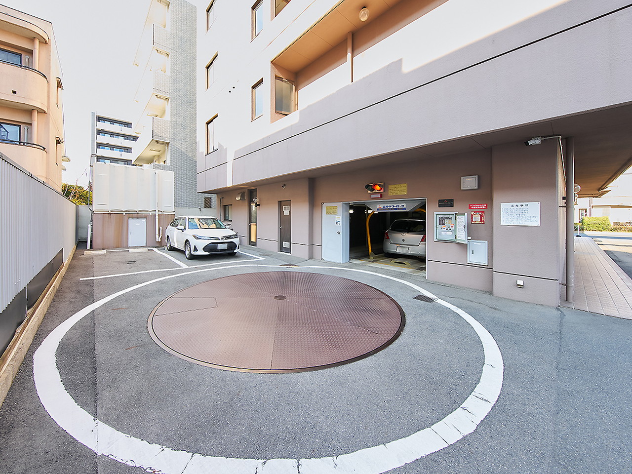 タワー式立体駐車場
