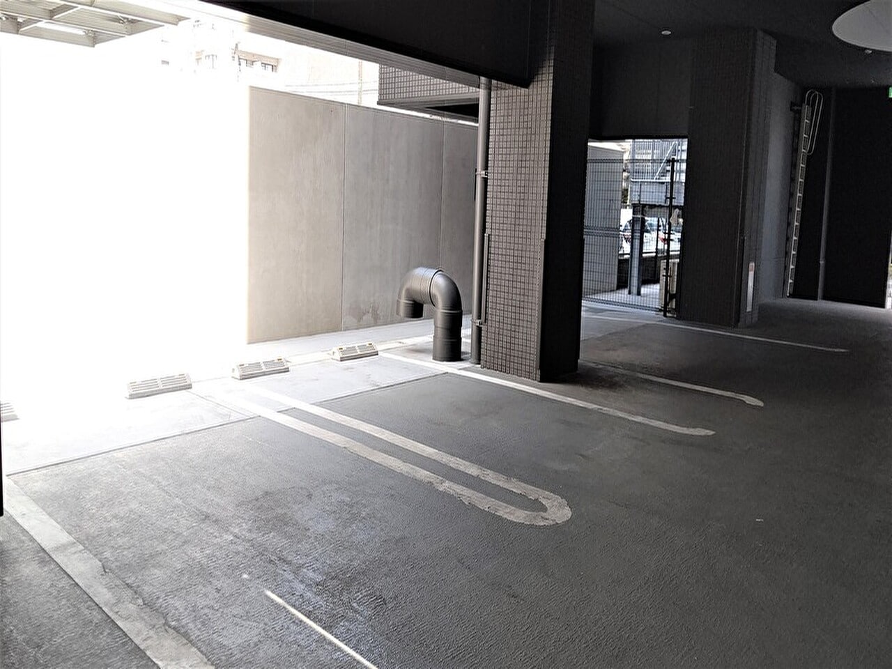 【ホテル敷地内駐車場】